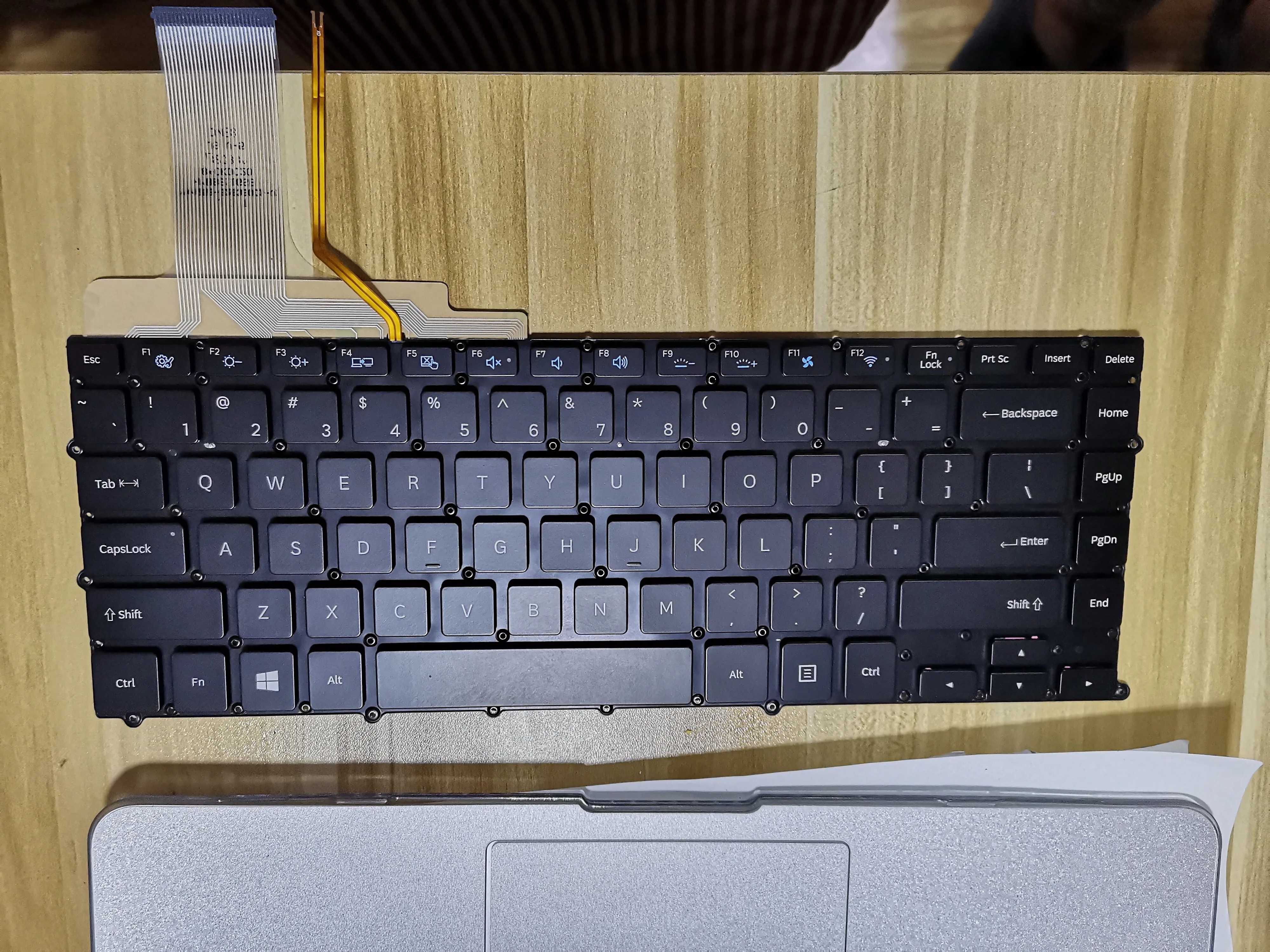 Клавиатура для SAMSUNG NP900X4B NP900X4C NP900X4D 900X4C 900X4B