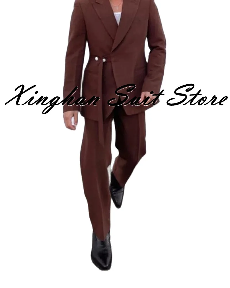 

Latest Tailored Fashion Brown Peak Lapel Men Suit With Belt 2 Pieces For Wedding Groom Tuexdos Specially Prom Party Dinner Wear
