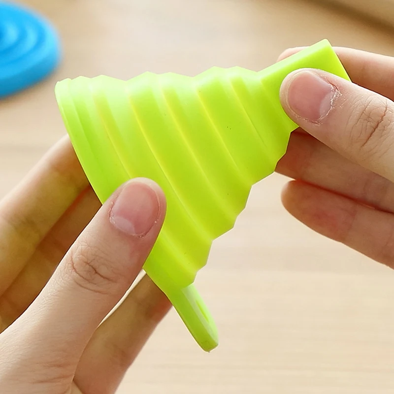 

1pcs Foldable Funnel Silicone Collapsible Funnel Folding Portable Funnels Be Hung Household Liquid Dispensing Kitchen