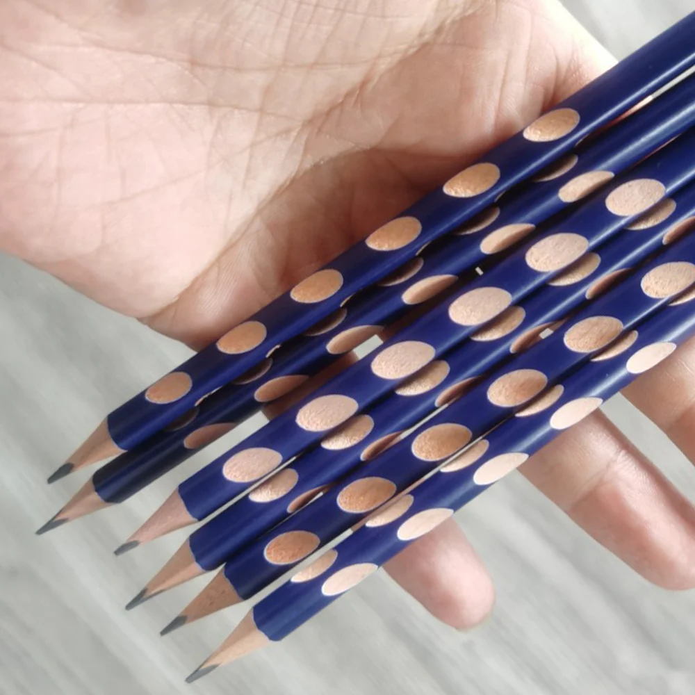 

30pcs Holding Gesture Correction Pencils Creative Triangle Pencils Pen Stationery Supplies for Kids Students