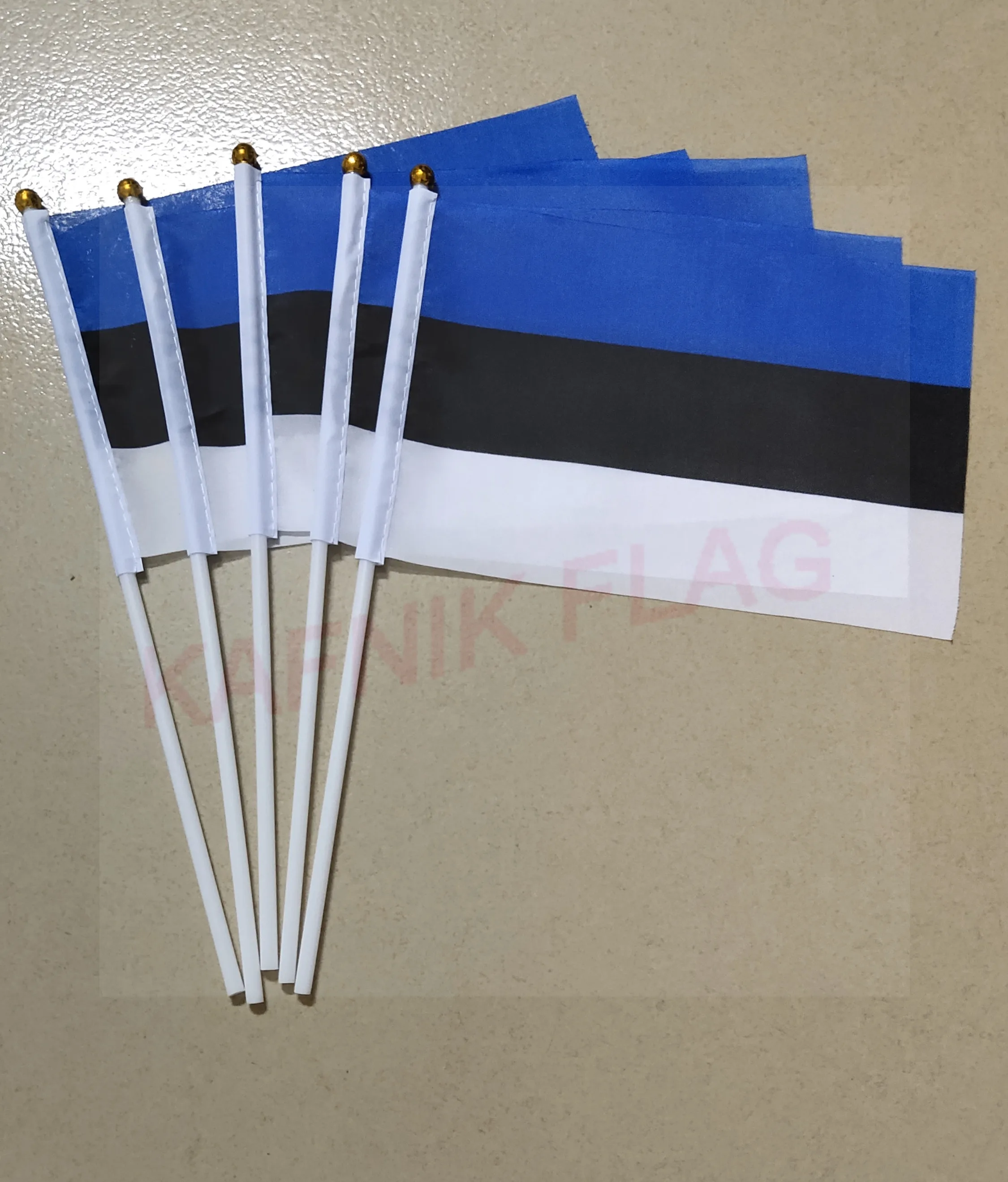 

KAFNIK ,10/20/50/100pcs Estonia Fabric Flags 14*21CM with Plastic Hand Held Free Shipping