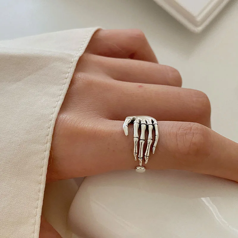 

Gothic Dark Palm Ring Cool Hip-hop Street Ins Style Retro Old Fashioned Personality Fashion Skeleton Five-claw Ring Female