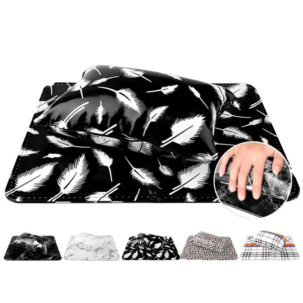 Подушка для рук из искусственной кожи с леопардовыми полосками - Цена: 201,27 - 234,21 руб.