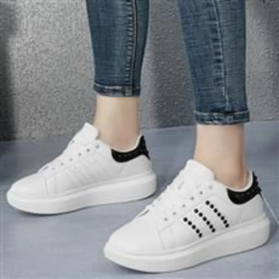 

New Rivet Small White Shoes In Autumn And Winter Sports Shoes Casual Board Shoes 35-41