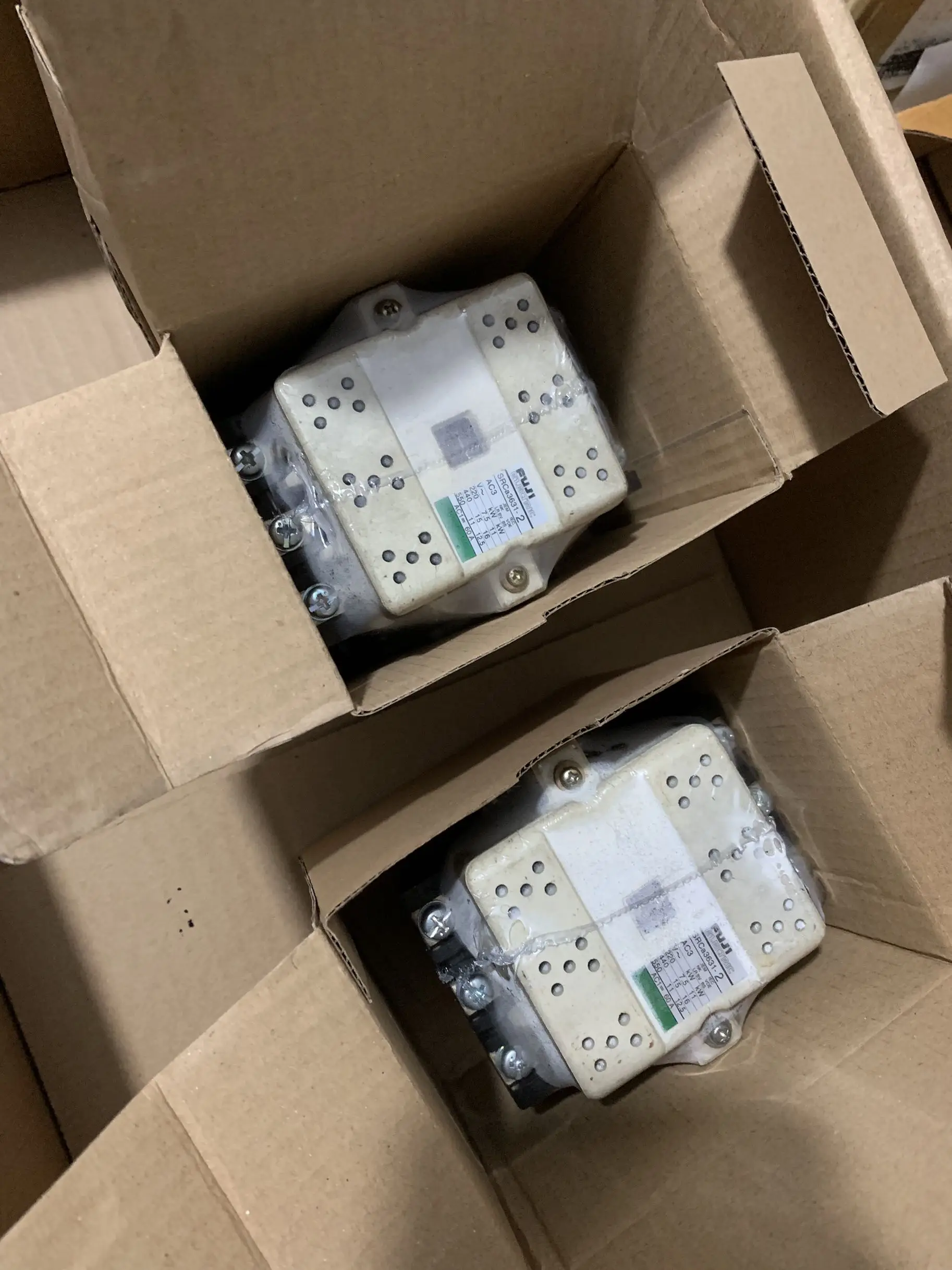 

Fuji/Fuji ac contactor srca3631-2 110V/220V