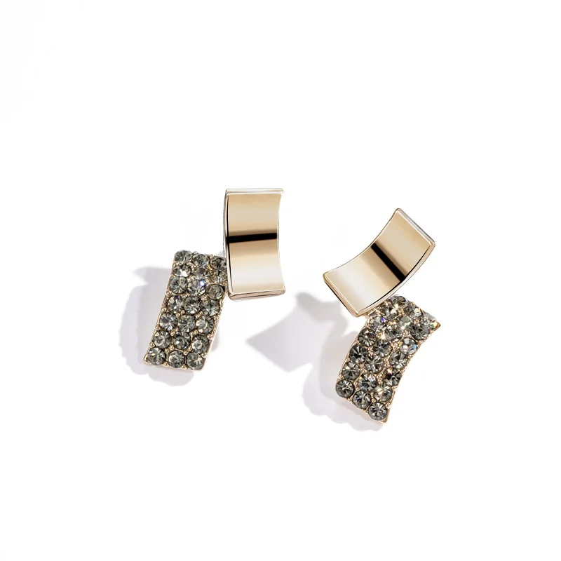 

Geometric Earrings Unique Design 925 Silver Contracted Style New Fashion Metal With Inlaid Cubic Zirconia Shining Like a Diamond