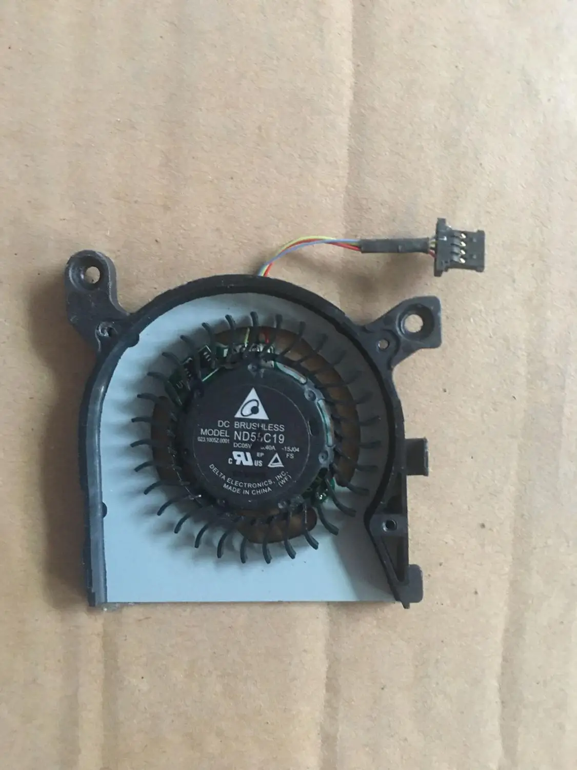 

Delta Electronics ND55C19 15J04 710s-13ISK Server Laptop Fan DC 5V 0.40A