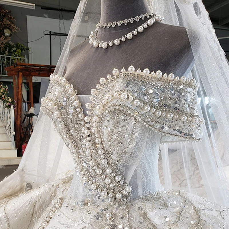 

HTL2199 Luxury Wedding Dress Bridal Banquet Tube Top Shiny Diamond Beaded Frill Leaves Pattern Lace Slim Gown