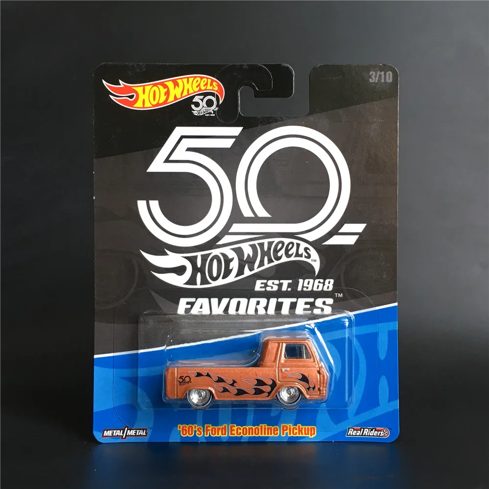 Спортивный автомобиль Hot Wheels 1:64 DATSUN 50 я Юбилейная Коллекционная серия
