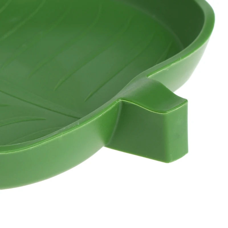 

Reptile Water Food Dish Bowl Plastic Leaf Shape Gecko Worm Feeder