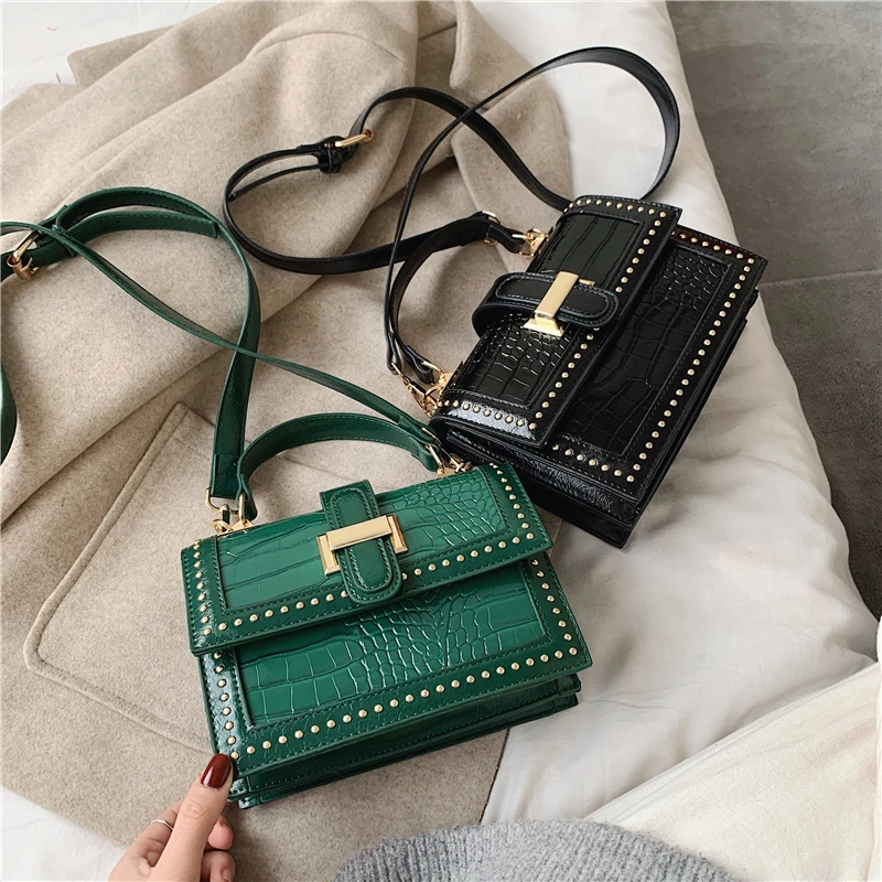 Маленькая женская сумка через плечо модная маленькая однотонная Сумочка на в