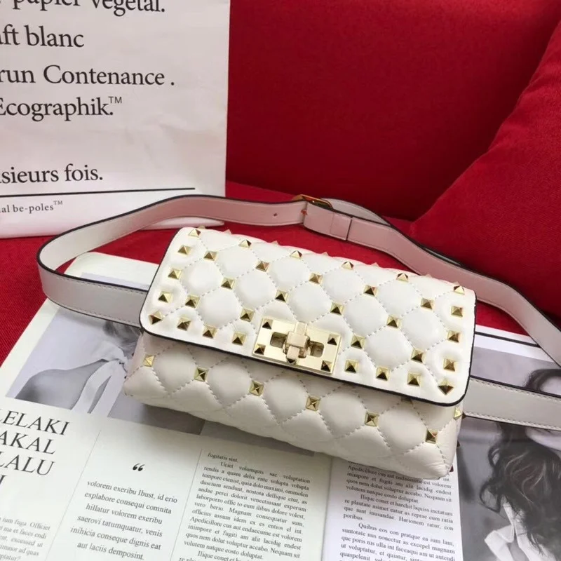 

2020 New Design Gypsophila Golden Rivets Diamond Cross Buckle Waist Bag Small Square Bag Sheepskin Leather Bags for Women