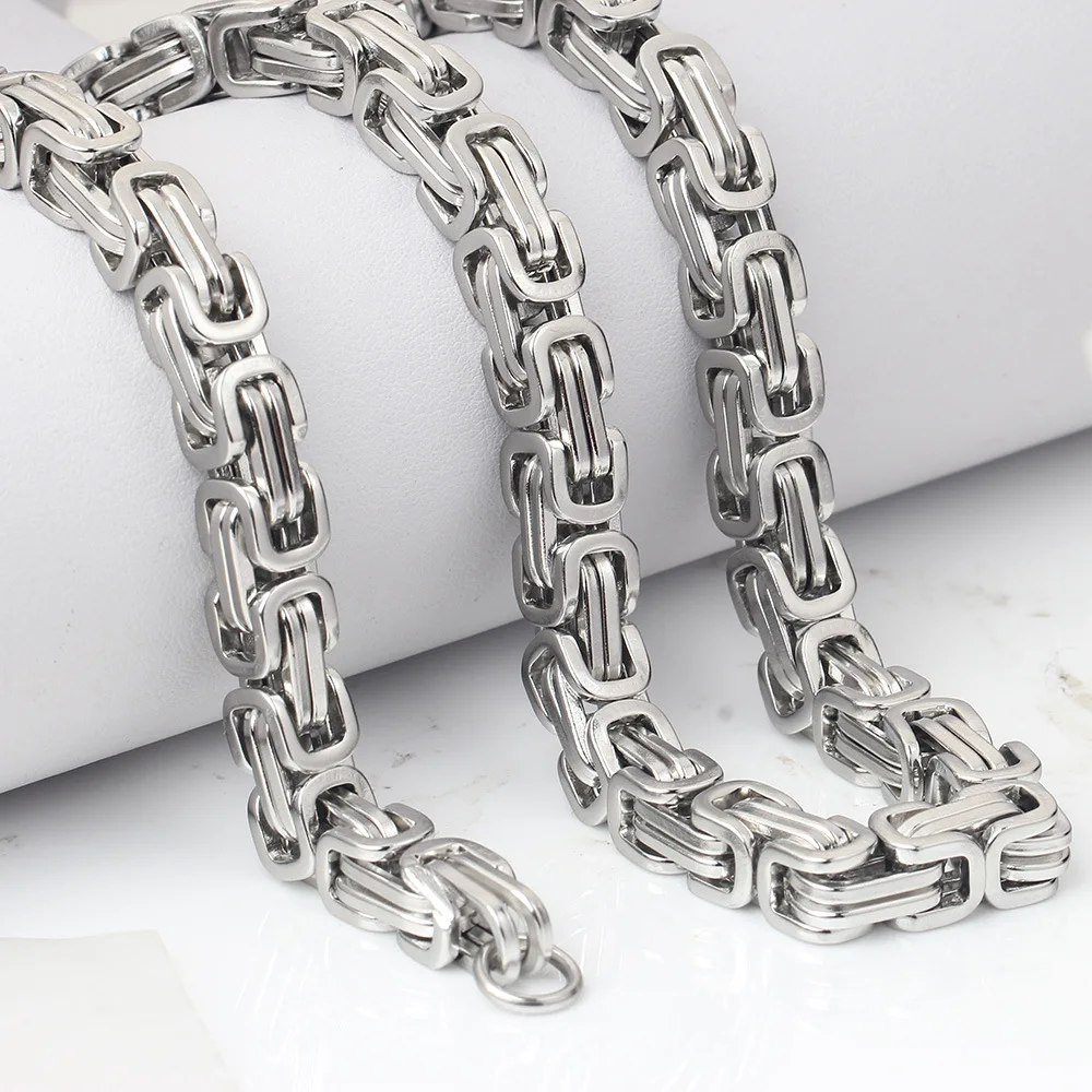 

60CM Outdoor Self Defense Dragon Whip Titanium Steel Necklace 8CM Thick Necklace Stainless Steel Bracelet Personal Safety Whip