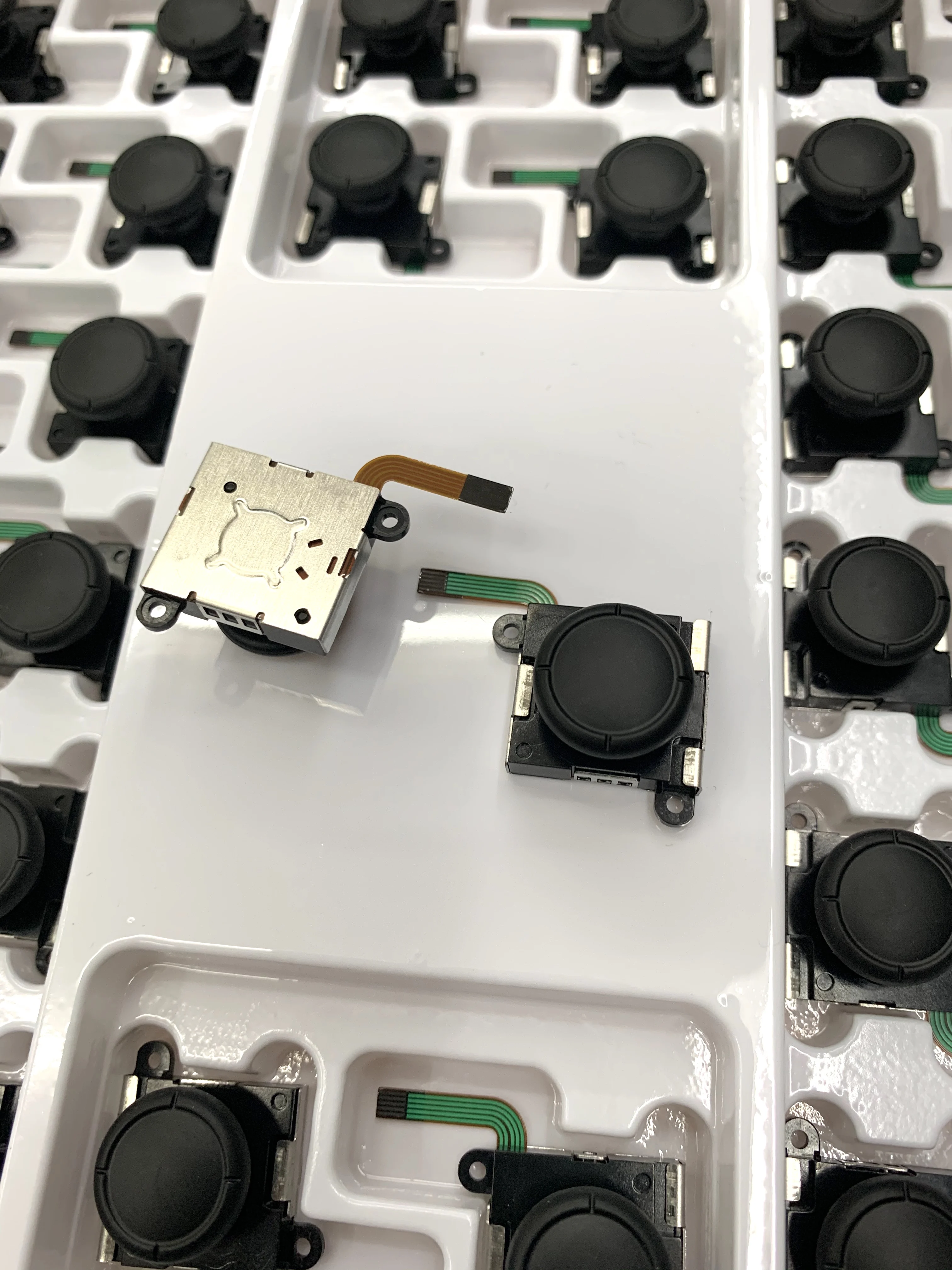 50 шт. черный Цвет для Nintendo Switch 3D аналоговый джойстик пальца палочки Сенсор Замена