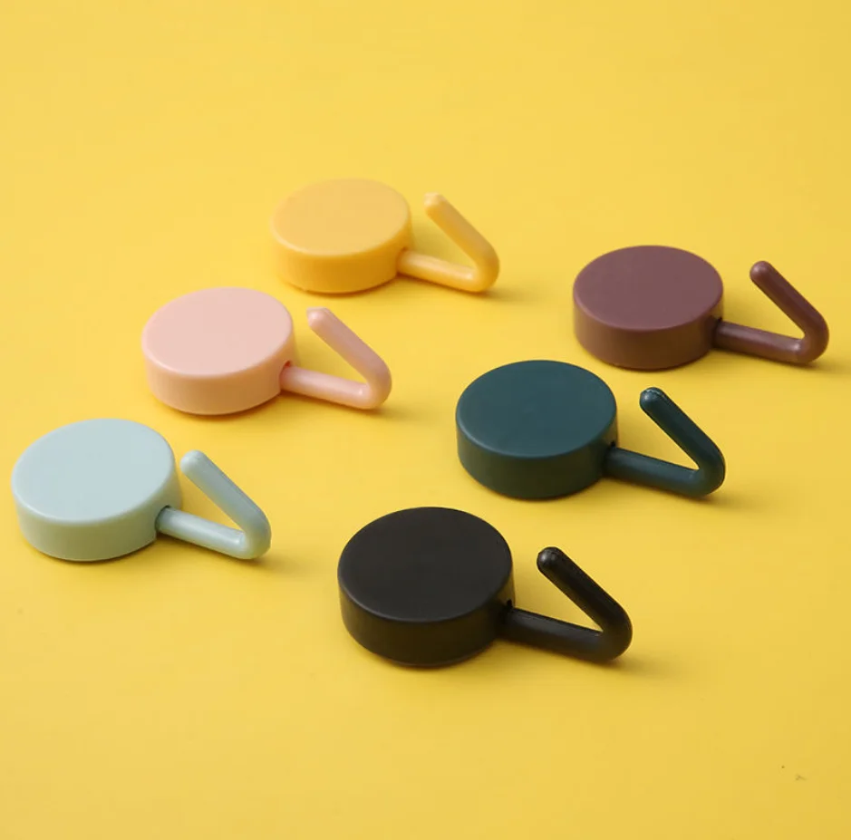 

Клееные крючки из полипропилена