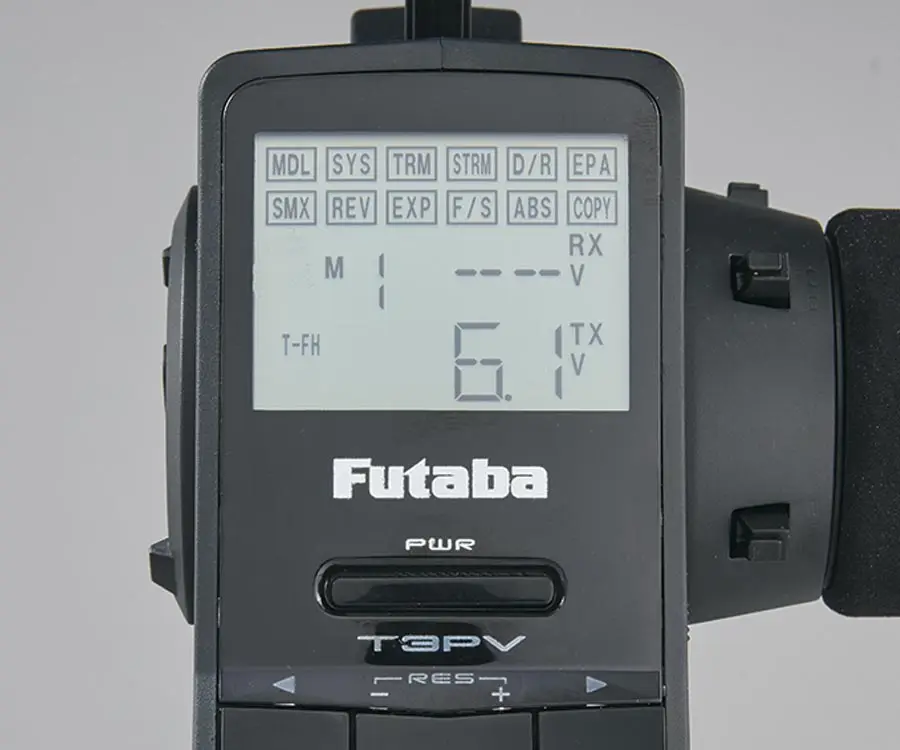 Futaba 2,4G 3-канальный блок питания с промежуточной пистолет дистанционного Управление 3PV поддерживает FHSS/S-FHSS/T-FHSS штрих-кода с приемником для RC автомобиль на радиоуправлении