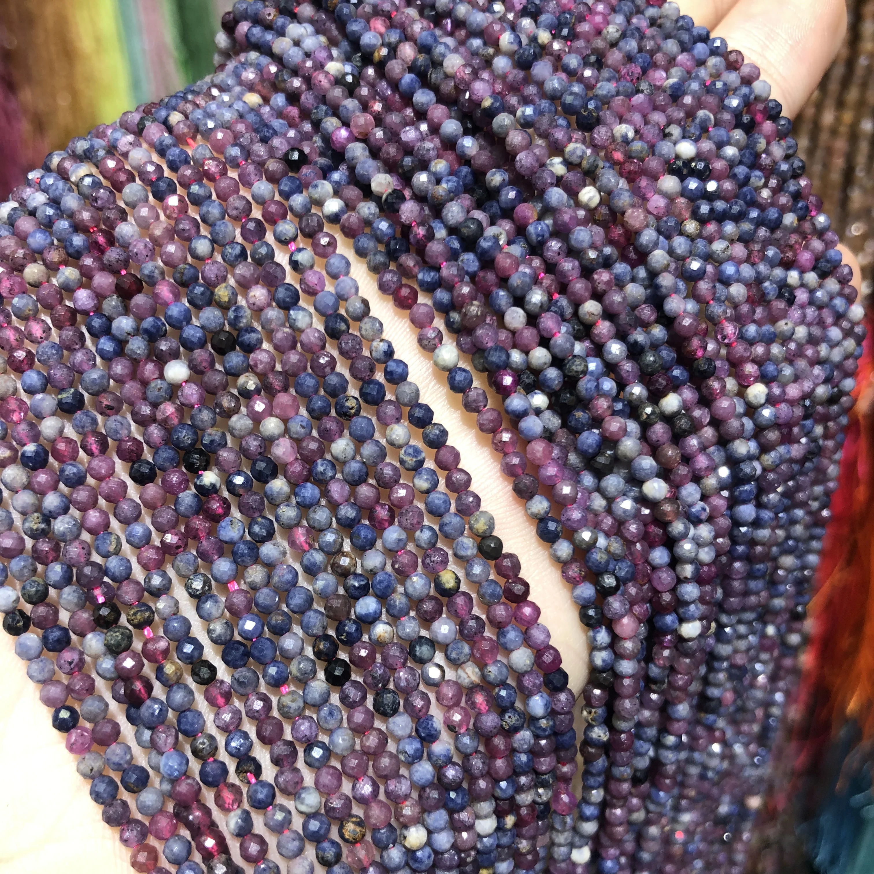 Небольшие граненые бусины из натурального камня натуральные сапфиры рубины