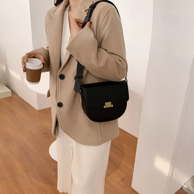 

New Woman Messenger Bag Retro Simple Wide Shoulder Strap Saddle Bag Casual All-match Single Shoulder Messenger Bag Underarm Bag