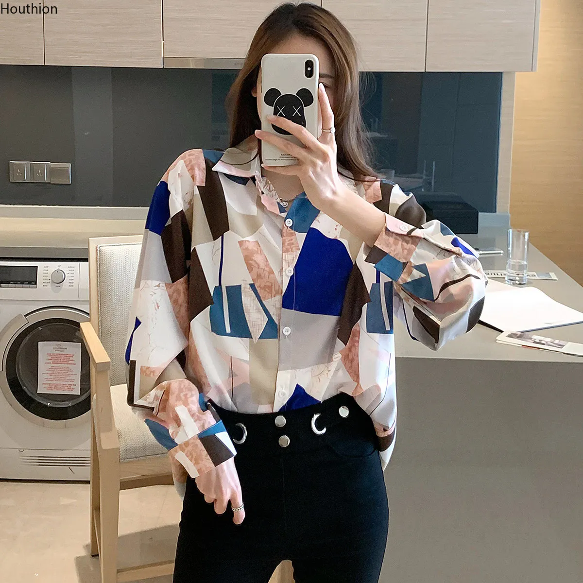 

Шифоновые свободные женские рубашки, новые модные блузки, повседневные рубашки с длинным рукавом, рубашки с геометрическим принтом и ворот...