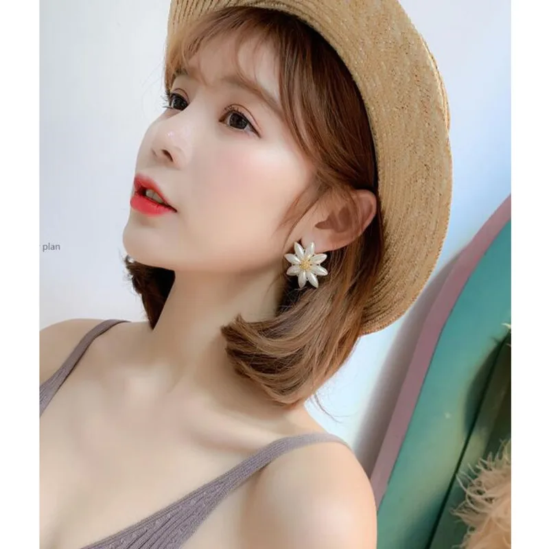 

Party Flower Drop Earrings for Women 2021 Korean Simulated Pearl Wedding Dangle Bridal Jewelry Earrings Women Fashion
