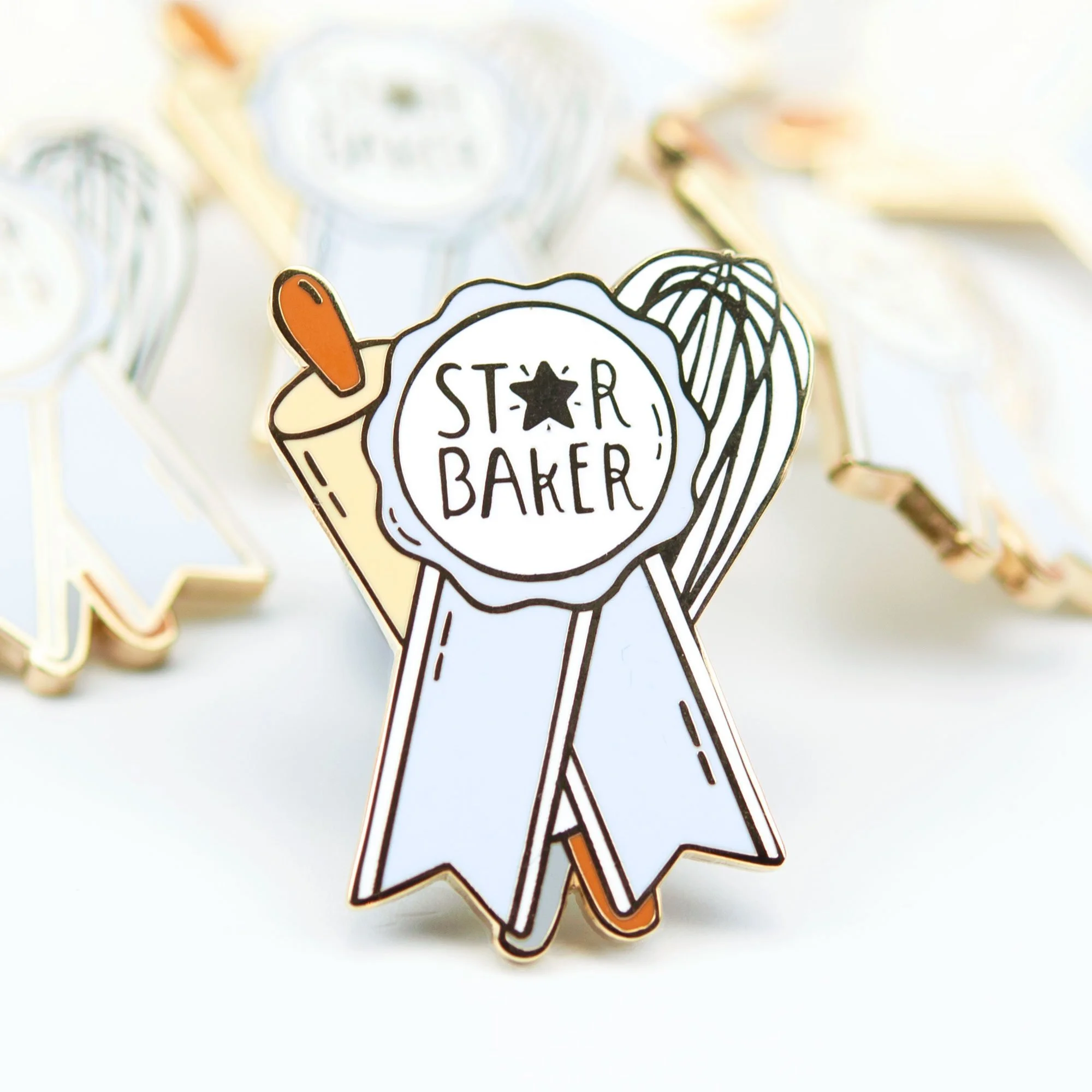 

STAR BAKER Soft Enamel Pins Fashion Medals Star Brooch Metal Lapel Badge Backpack Accessories Jewelry Gifts 2021