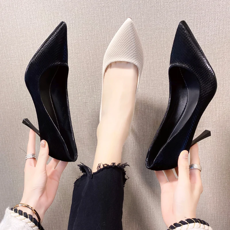 

2021 New Woman Office Shoes Shallow Fashion Crystal Pointed Toe Women Pumps Flock Slip on Thin High Heels Ladies Party Shoes
