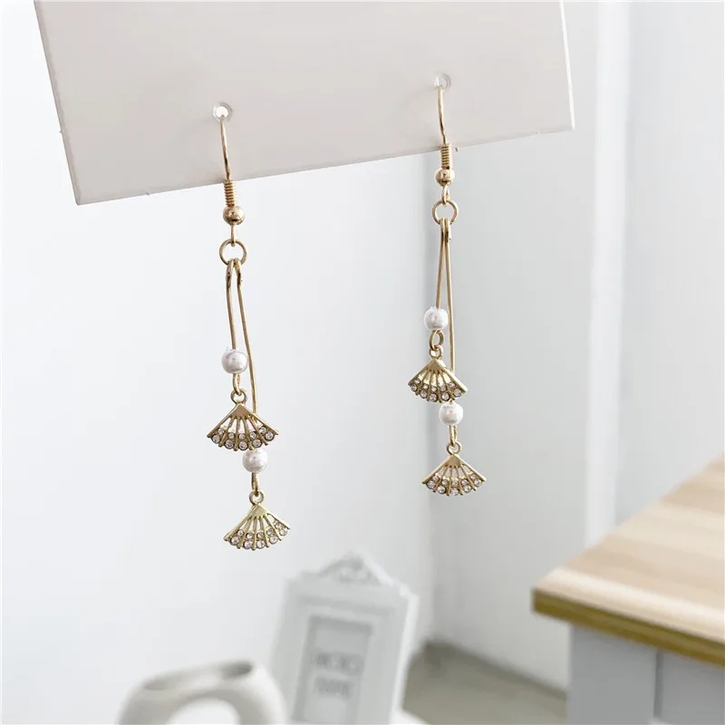 

Korean new fashion asymmetric Geometric fan tassel dangle drop earrings With pearl for women golden temperament jewelry