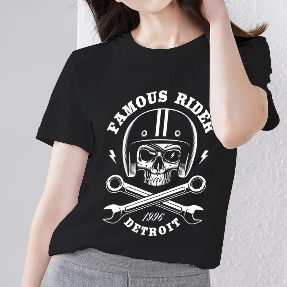 

Женская футболка с коротким рукавом и круглым вырезом, в готическом стиле