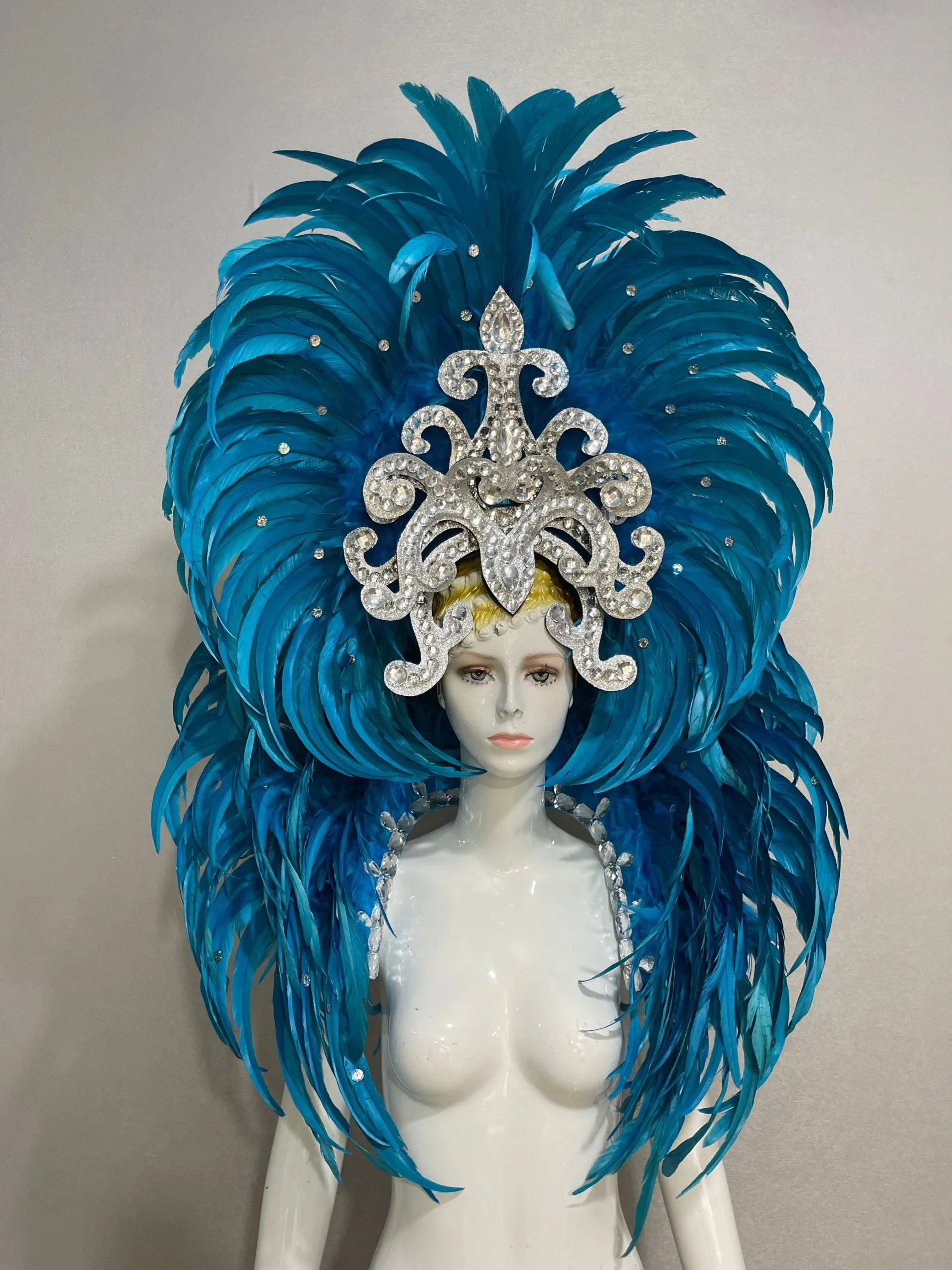 Маска карнавальная с перьями для бразильских карнавалов |