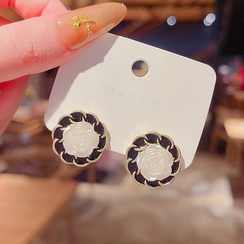 

2021 New Trend S925 Silvers Circle Rose Earrings Simple Earrings Exquisite Round Shape Jewellery for Women Fashion