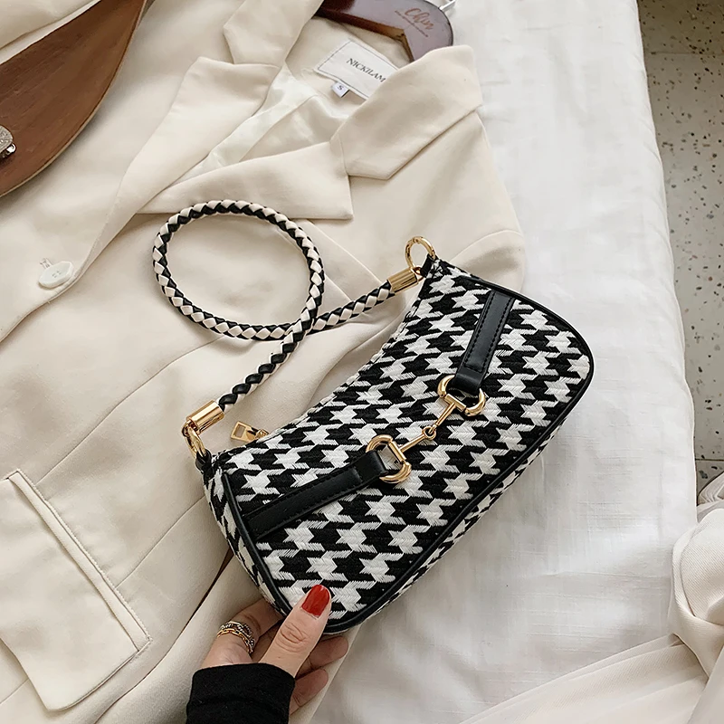 

2021 New Woman Shoulder Bag High Quality PU Chain Diagonal Small Bag Luxury Designer Handbag Underarm Bag 2021 Summer Female Bag
