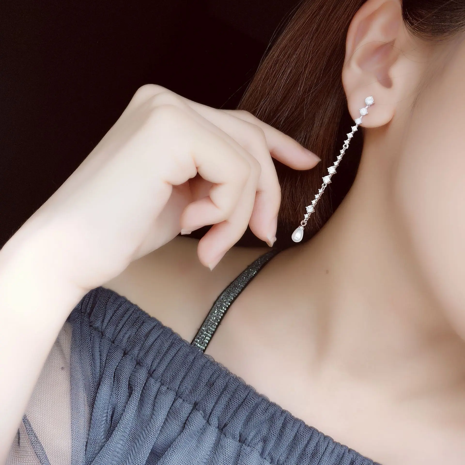 Crystal Bridal Long Water Drop Earrings for Women White Color Wedding Engagement Chain Dangle CEL1064 | Украшения и аксессуары