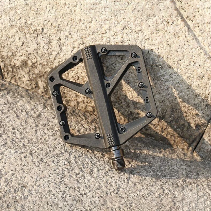 

2021 HOT Ultralight Seal Bearings Bicycle Bike Pedals Cycling Nylon Road bmx Mtb Pedals Flat Platform Bicycle Parts Accessories
