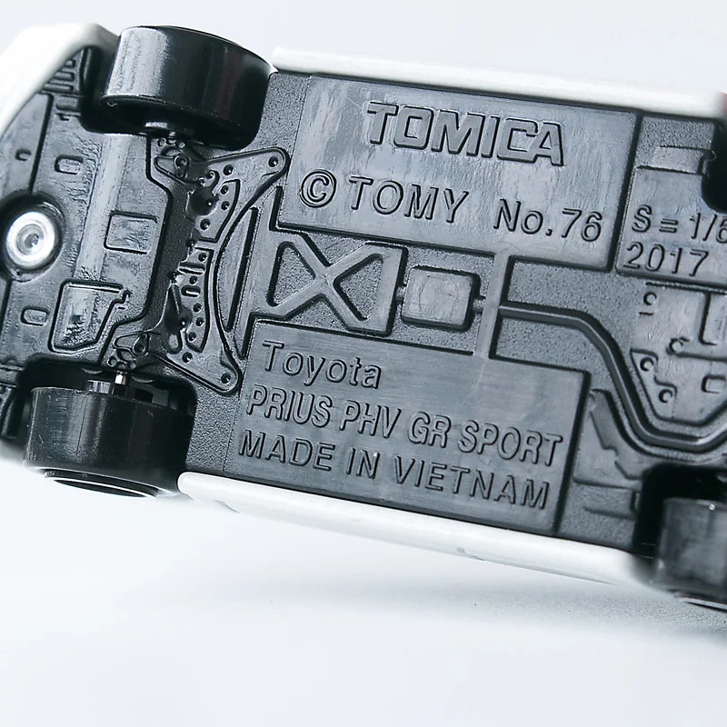 

Takara Tomy Tomica No. 76 Toyota PRIUS PHV GR SPORT Mini Car Vehicle Model Diecast Toy for Boys with New Lable