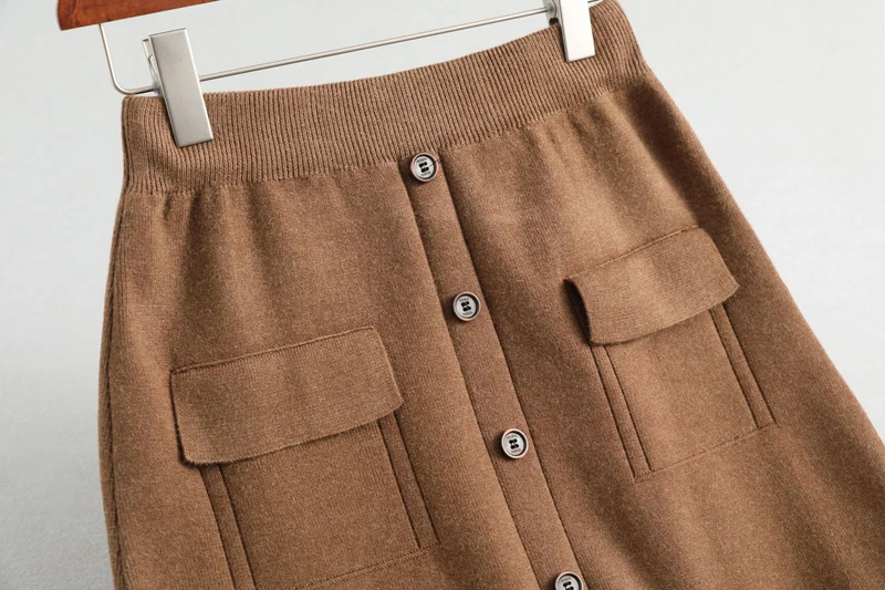 Женская вязаная юбка на пуговицах элегантная серая миди с разрезом спереди и