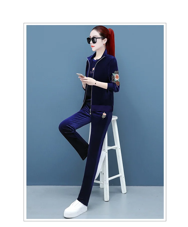 Женский Бархатный спортивный костюм золотистый Комплект из трех предметов с