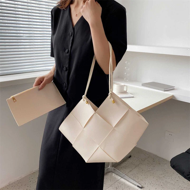 

1PC Large Capacity Female Travel Shopping Bag Woven Tote Bags for Women Casual Pu Solid Shoulder Bag Ladies Handbags