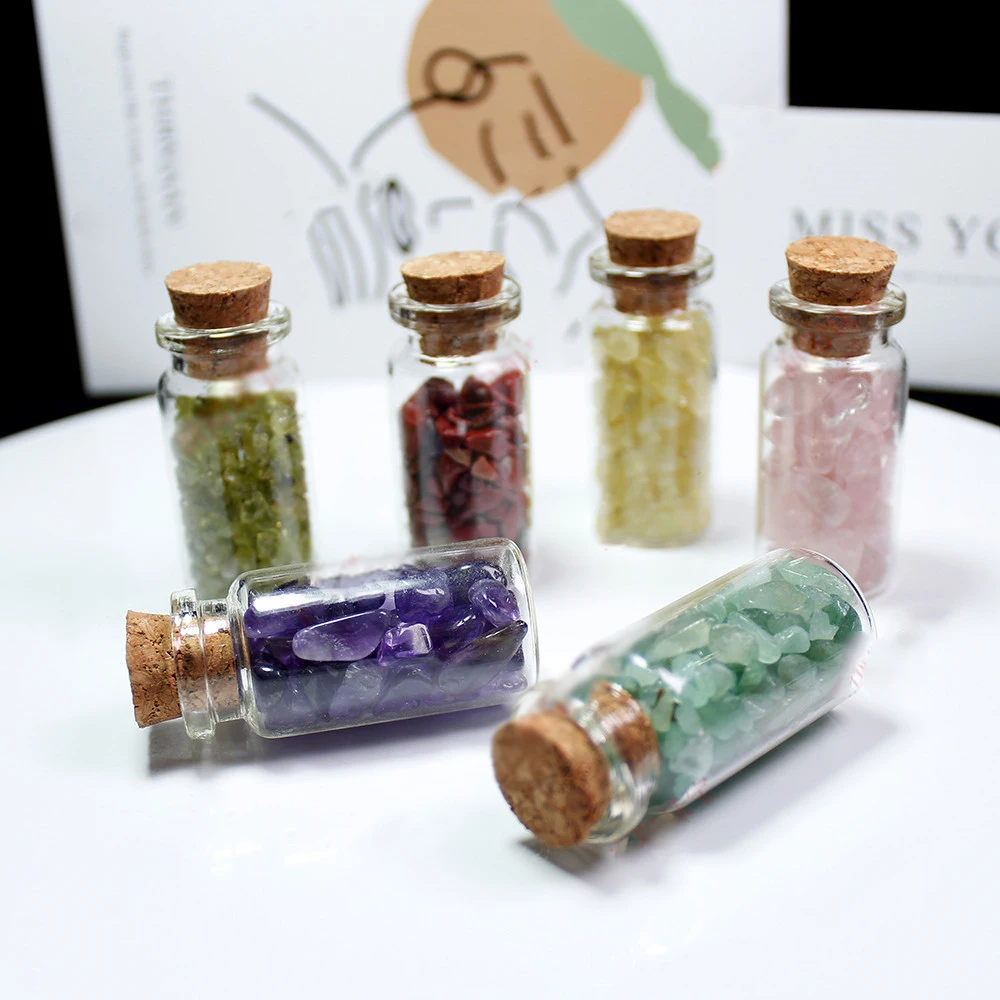 Деревянный фиксатор стеклянные бутылки заполненные нерегулярные натуральные