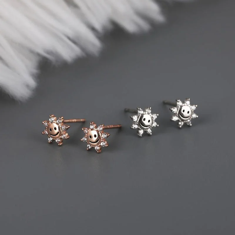 

925 Sterling Silver Flower Earrings Smile Designer Diamond Stud Earrings Gift For Women Minimalist Gothic Accessories Jewelry