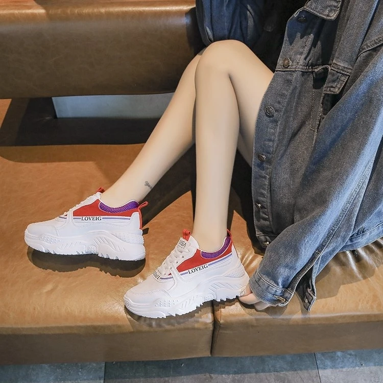 Женские массивные кроссовки модные белые на платформе брендовая дизайнерская