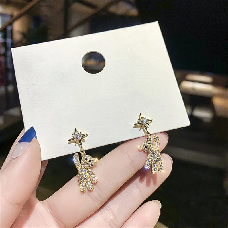 

2021 новые дыхательные красные женские серьги, простые маленькие серьги-гвоздики, игольчатые серьги с инкрустированным медведем в Корейском ...