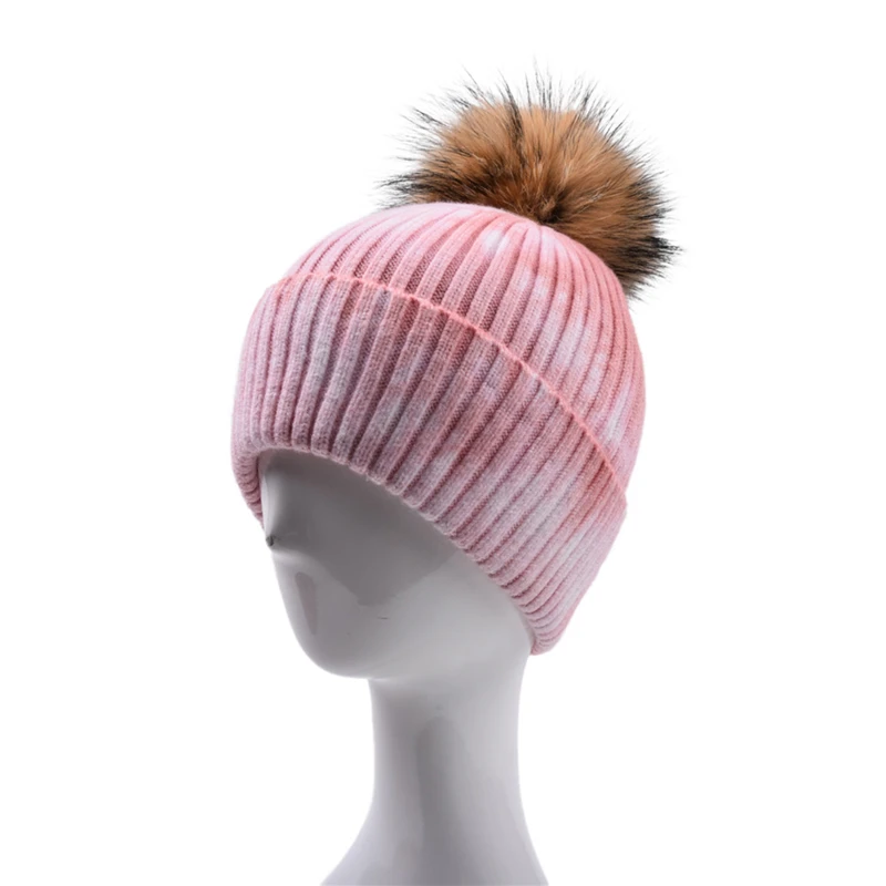 

Женская и мужская зимняя теплая шапка, вязаная шапка в рубчик со съемным пушистым помпоном, с градиентным принтом, ветрозащитная модная шап...