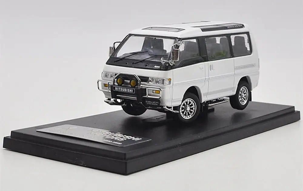1/43 Mitsubishi Delica Star Wagon 4WD 1990 1999 Белая модель автомобиля под давлением в