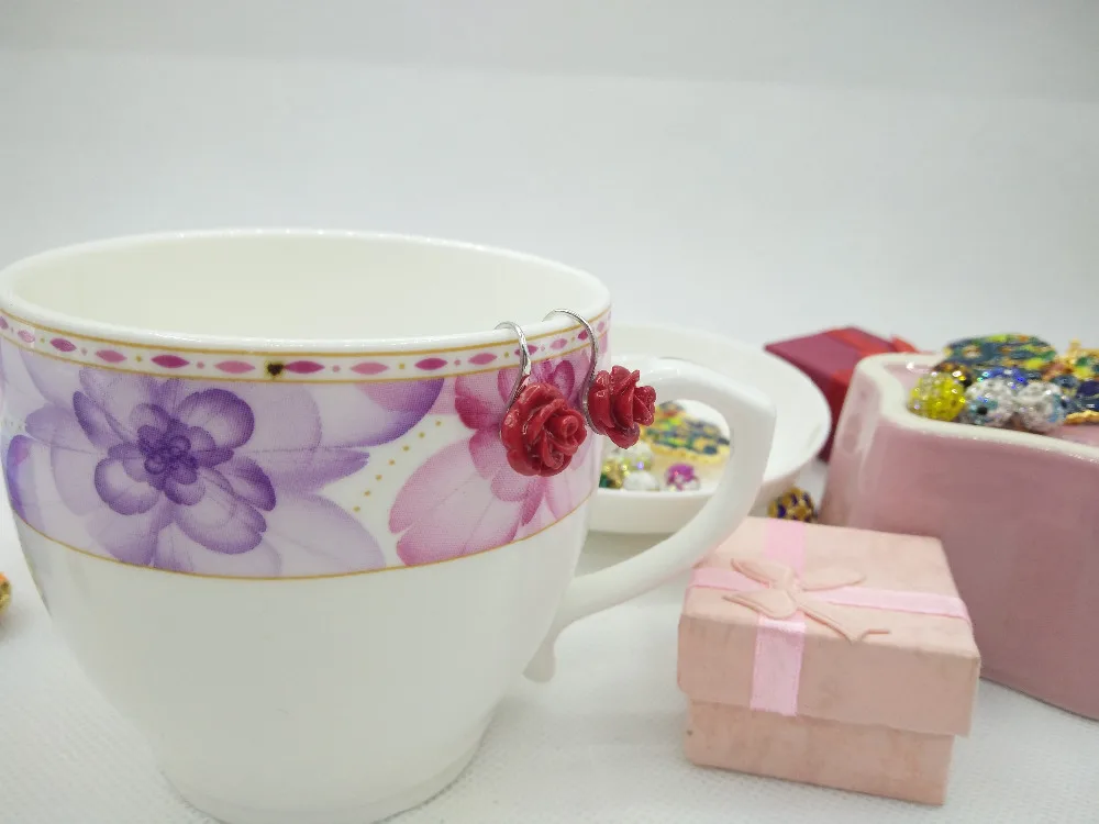 Новинка серьги из кораллового камня с красными розами и серебром 925 пробы j