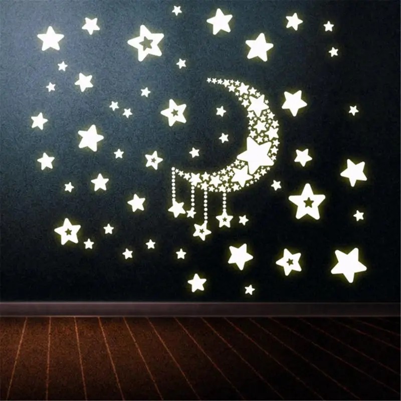 

2/4pcs Stars Moon In The Dark Glowing Night Scenes Stickers Lighting Art Stickers Baby Children Room Decoration Home Decoration