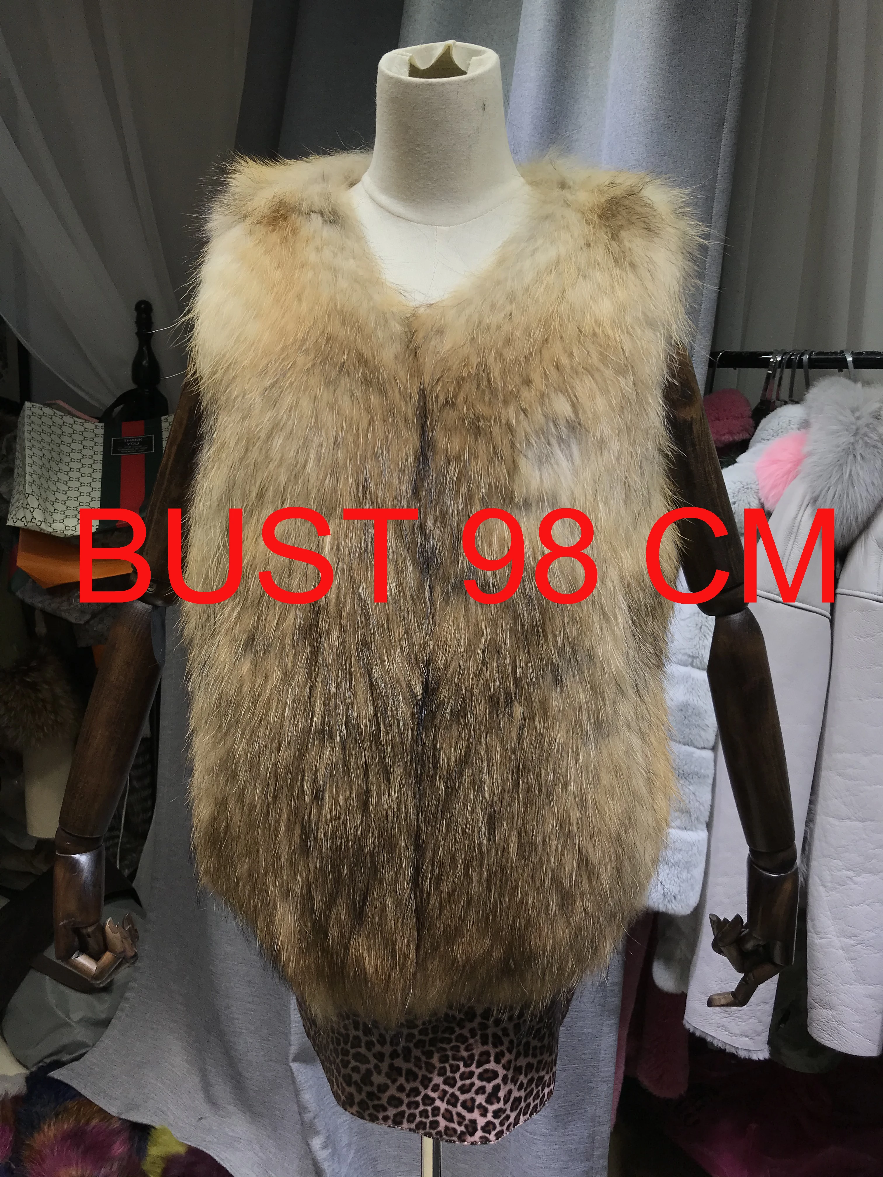 

Maylofuer BIG DISCOUNT natural raccoon fur vest natural color