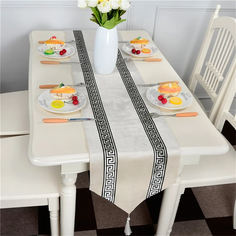 

33 x 180cm Luxury Table Runner with Tassels for Dining Table Wedding Party Christmas Cake Floral Soft Tablecloth Decoration