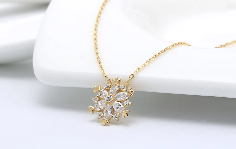 ORSA JEWELS S925 подвесок в форме снежинок к Цепочки и ожерелья Позолоченные AAAA фианит милые Для женщин кулон Рождество стерлингового серебра ювелирные украшения SN170