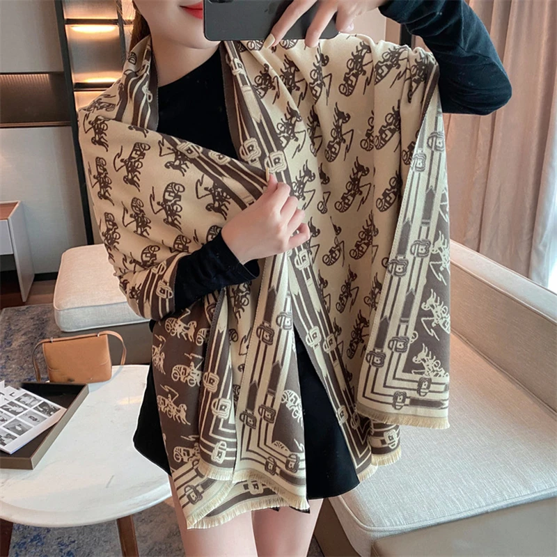 

Новинка Осень-зима 2021 кашемировый Модный женский Универсальный шарф-нагрудник с принтом каретки 65 м x 180 см