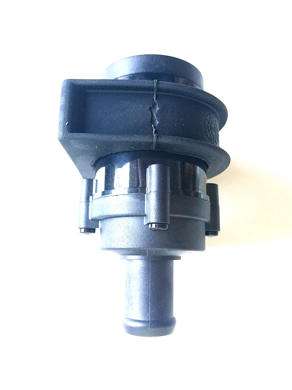 

Водяной насос с кабелем 1K0965561J 0973702 1K0965561D 1K0965561G для Audi A3 VW Jetta Golf GTI VW Passat CC 1K0 965 561 J